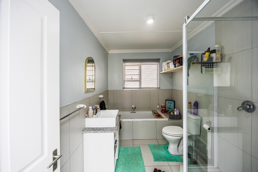 2 Bedroom Property for Sale in Nahoon Valley Park Eastern Cape